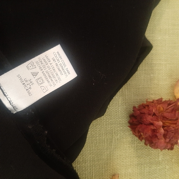 ❌ [SOLD] NWOT Calvin Klein Cold Shoulder Blouse, Size Small - Picture 9 of 10